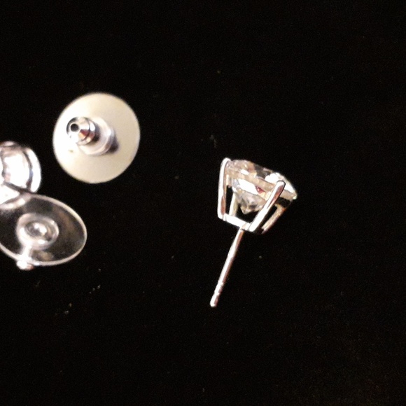 7 CARAT MOISSANITE STUDS - Picture 3 of 13